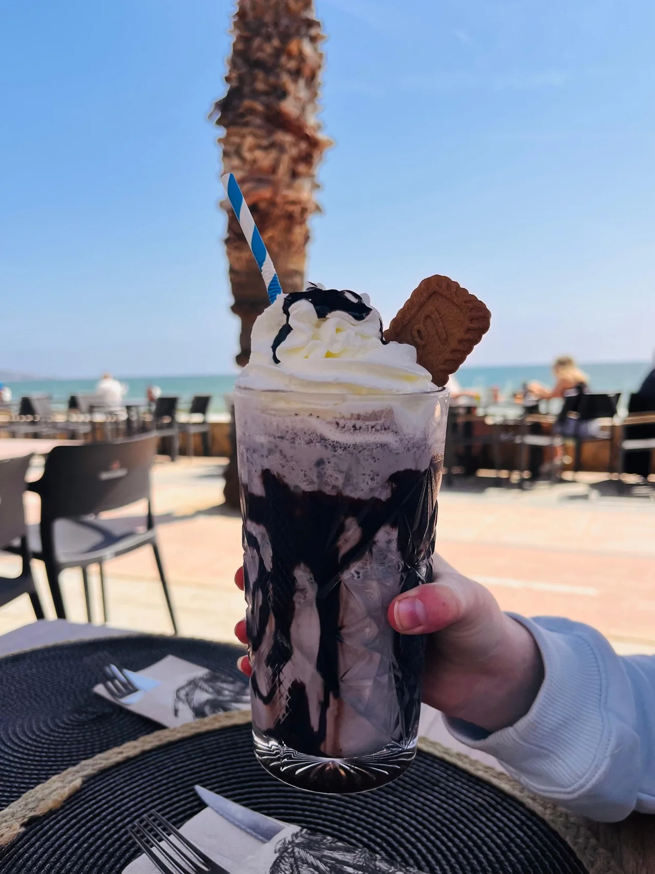 Batut amb nata a Best Seller Beach Bar